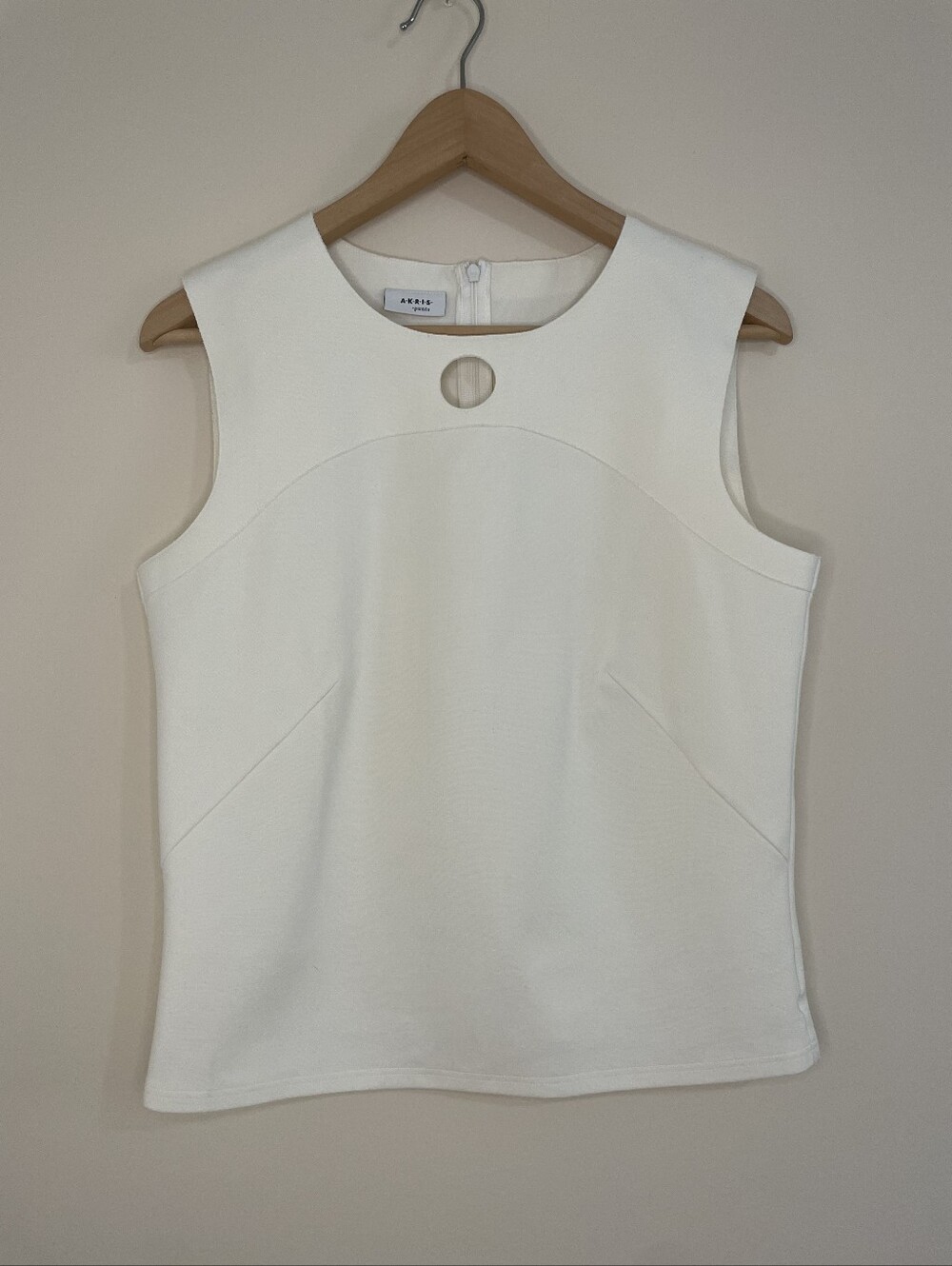 Akris Cream Sleeveless Top with Front Cutout Size M